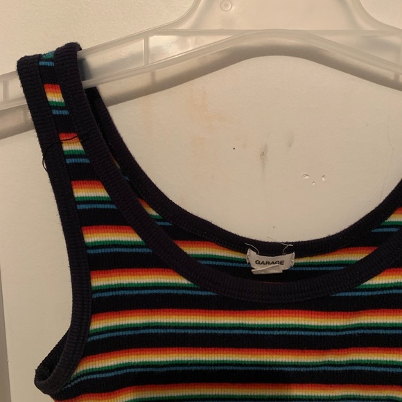 Crop top - Picture 2 of 3